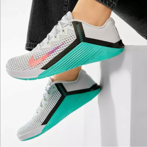 Nike Metcon 6 Women Shoes Football Grey Flash Crimson AT3160 020 MultiSizes - Picture 11 of 11
